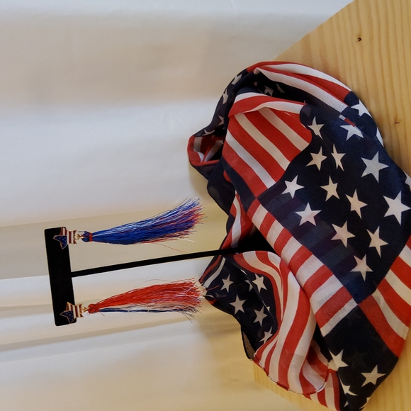 Patriotic Flag StarTassel Earrings - Picture 3 of 4